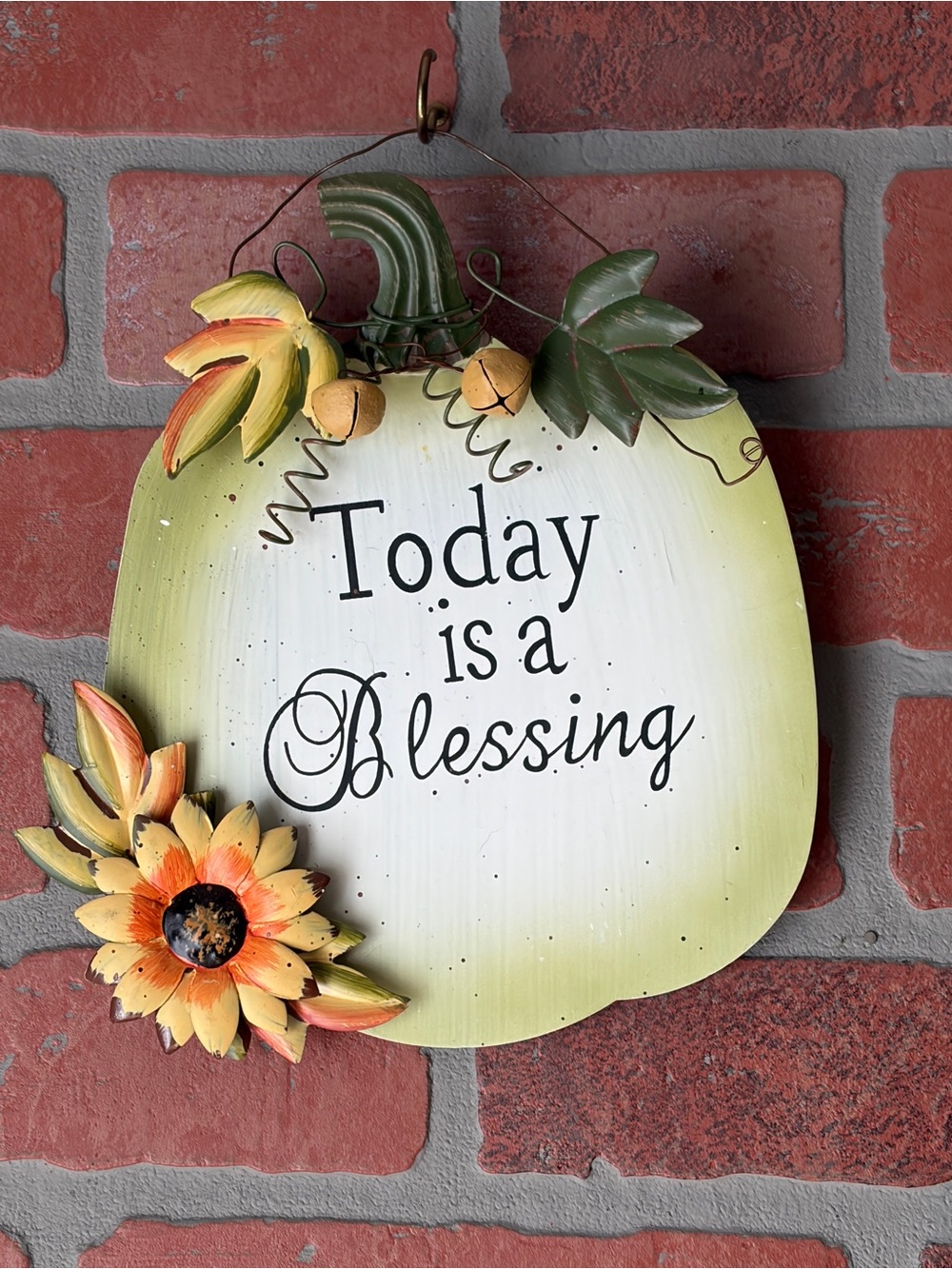 Rustic Farmhouse~Style Autumn Metal Wall Plaque Sage/Light Green Pumpkin EUC